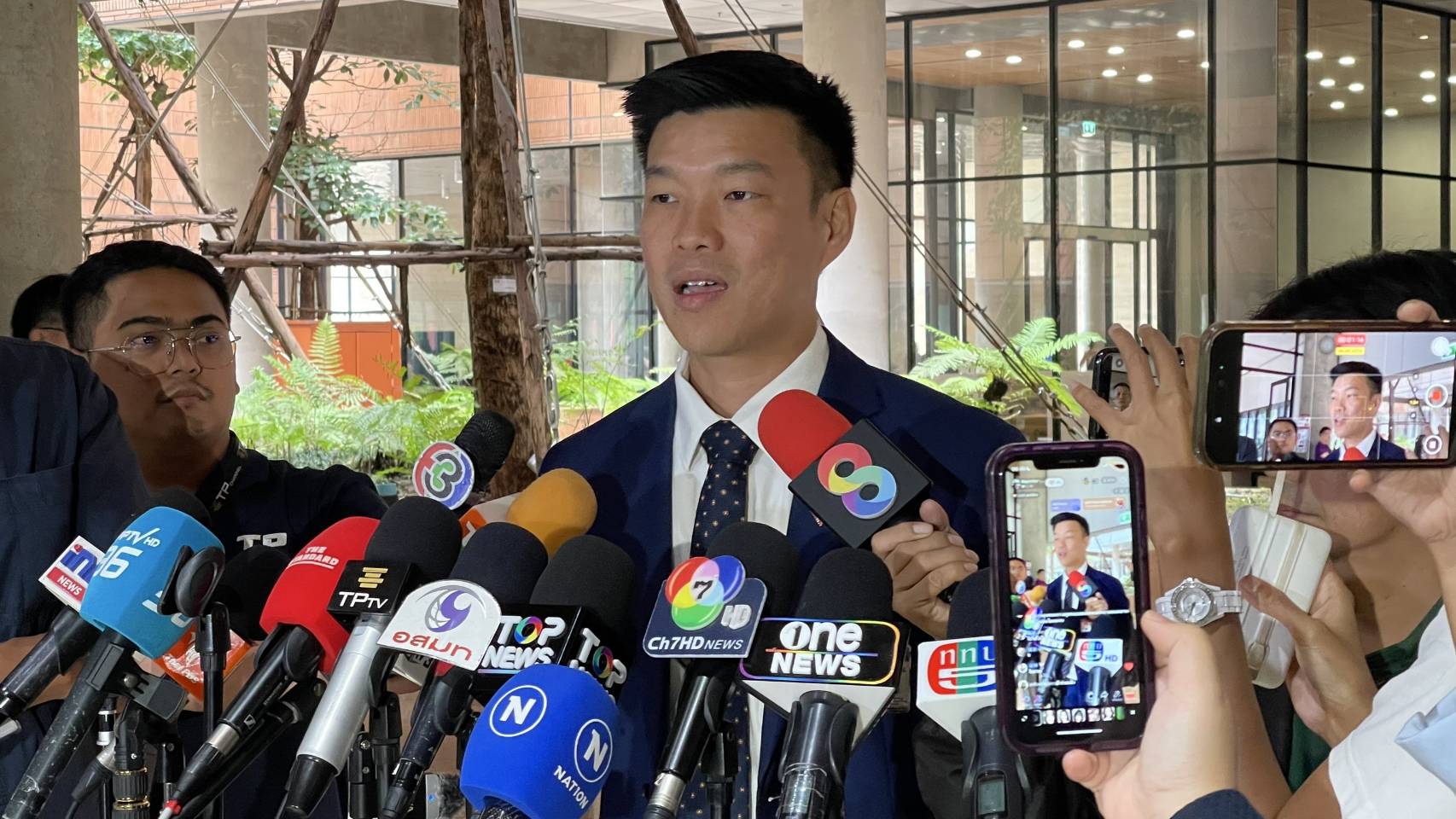 "ผู้นำฝ่ายค้าน" รอฟัง "รัฐบาล" ถอนร่างเอ็นเตอร์เทนเมนต์ฯ จริงใจหรือไม่ หวัง "พรบ.นิรโทษกรรม" ผ่านขั้นรับหลักการทุกร่าง