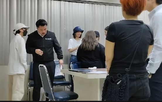 ตากล้องอิสระรับแอบถ่ายอดีตไอดอลสาวจริง สารภาพในเวลา 1ปีทำมาแล้ว 6 ครั้งอ้างชอบท้าทายไม่เป็นโรคจิต