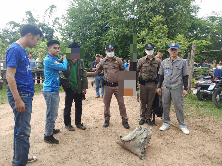 สลด หนุ่มใหญ่ชวนกันไปล่าสัตว์ เห็นพุ่มไม้ดิ้นลั่นไกยิงโดนเพื่อนดับ เพราะคิดว่าเป็นหมูป่า