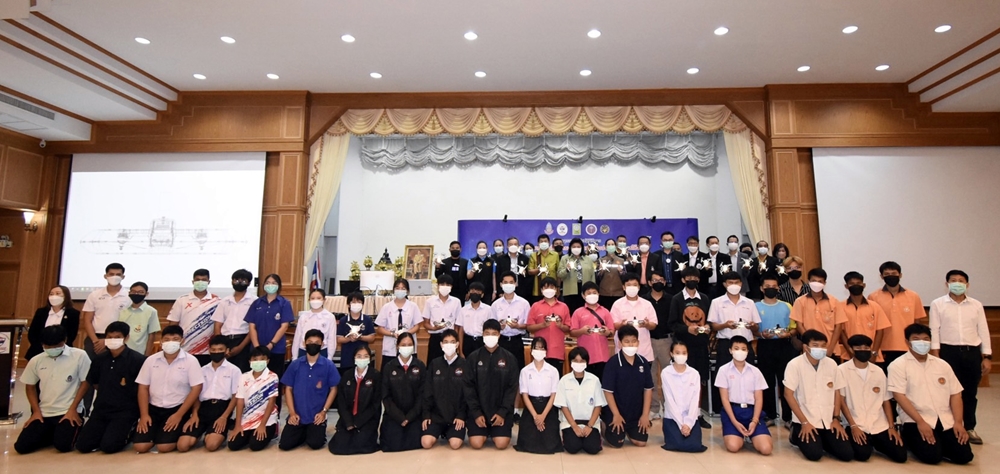 วช. ร่วมกับ สมาคมกีฬาเครื่องบินจำลองฯ ถ่ายทอดเทคโนโลยีโดรนแปรอักษรสู่การใช้งาน ครั้งที่ 4 ส่งท้ายภาคกลางที่ราชบุรี