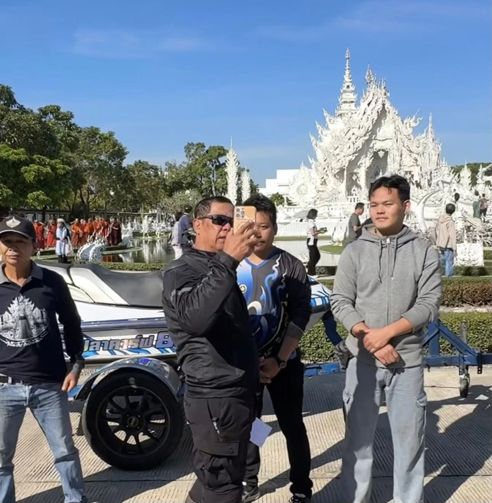 อาจารย์เฉลิมชัยควักทุน! ส่งทีมเจ็ตสกีอาสาลุยช่วยน้ำท่วมหาดใหญ่ 