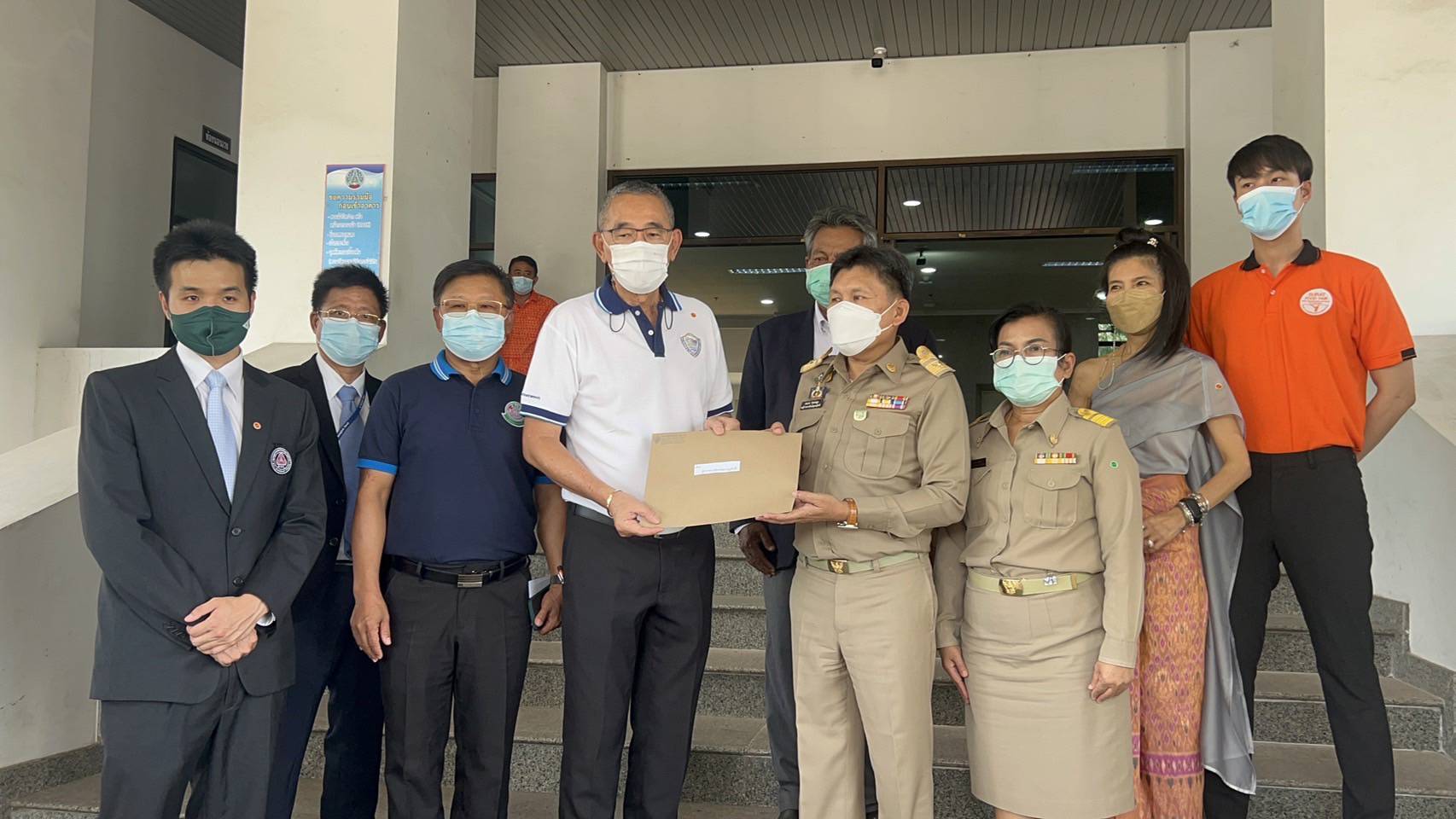 เอกชนสุราษฎร์ธานียื่นหนังสือขอชะลอการจัดเก็บ  ภาษีที่ดิน-สิ่งปลูกสร้างออกไปอีก 2 ปีด้วยพิษโควิด 