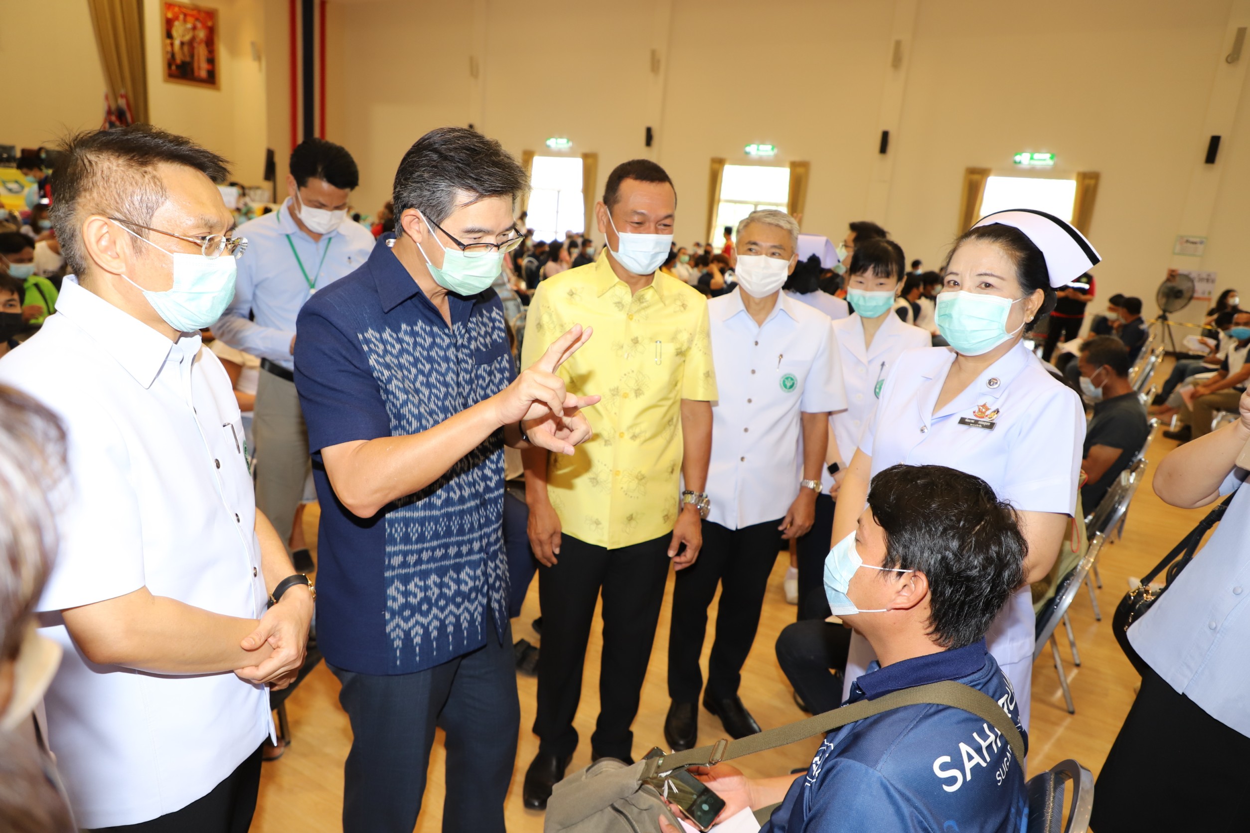 หมอทวีศิลป์”ลงพื้นที่ตรวจเยี่ยมให้กำลังใจบุคลากรทางการแพทย์ และประชาชนในการฉีดวัคซีนโควิด 19 กลุ่มผู้สูงอายุและกลุ่ม 7 โรคเรื้อรัง