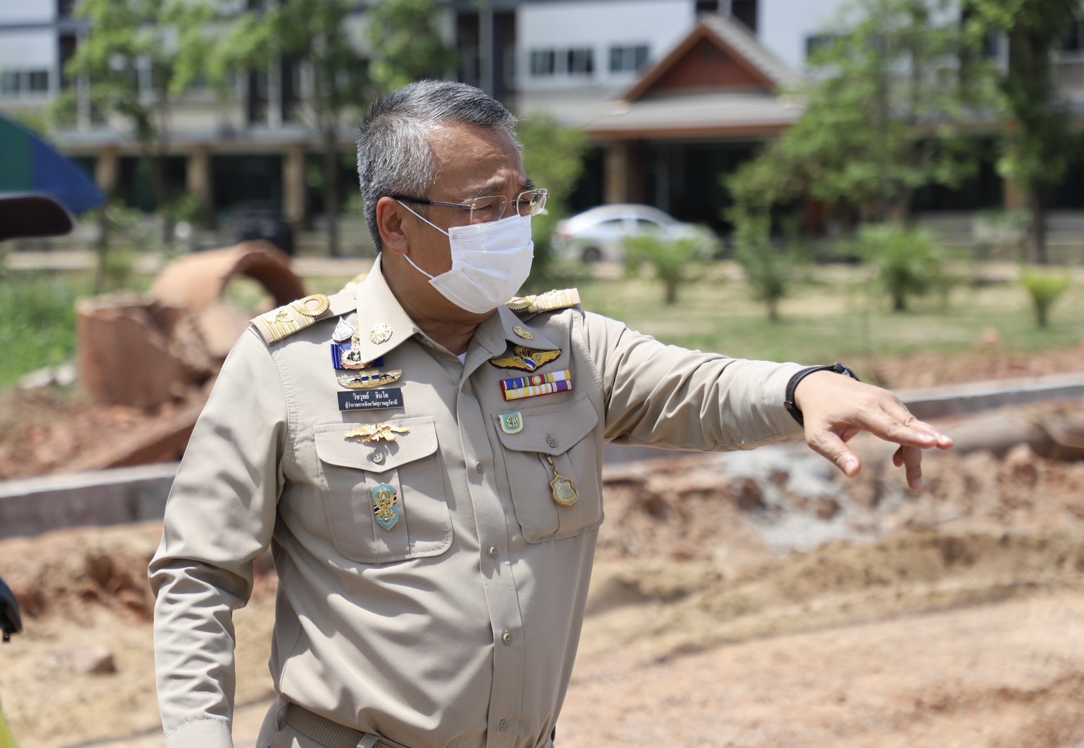 “ด่วนที่สุด” ผู้ว่าฯ สุราษฎร์ ขีดเส้น ผู้รับเหมาปรับผิวถนนสายเลี่ยงเมืองที่ชำรุดจากการวางท่อระบายน้ำแบบชั่วคราว