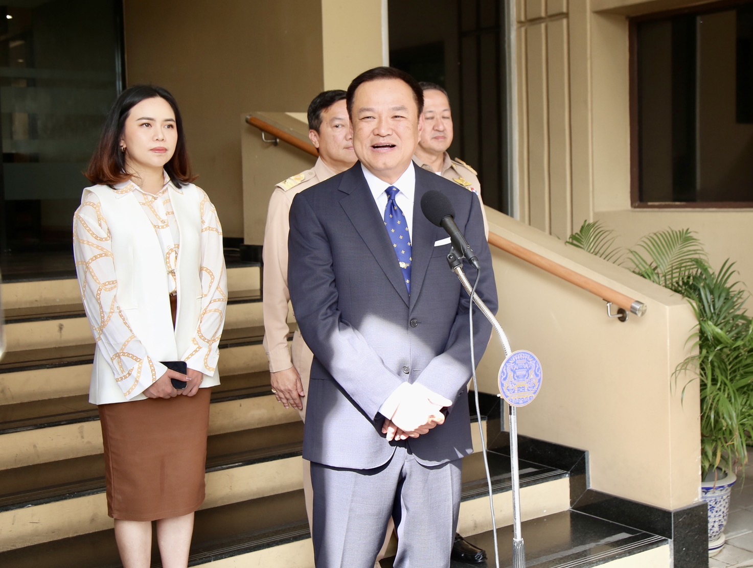 "อนุทิน" แจงตั้ง "อรรษิษฐ์ สัมพันธรัตน์" นั่งปลัดมหาดไทยคนใหม่  ยันเหมาะสม โต้ร่วมก๊วนกอล์ฟเขาใหญ่