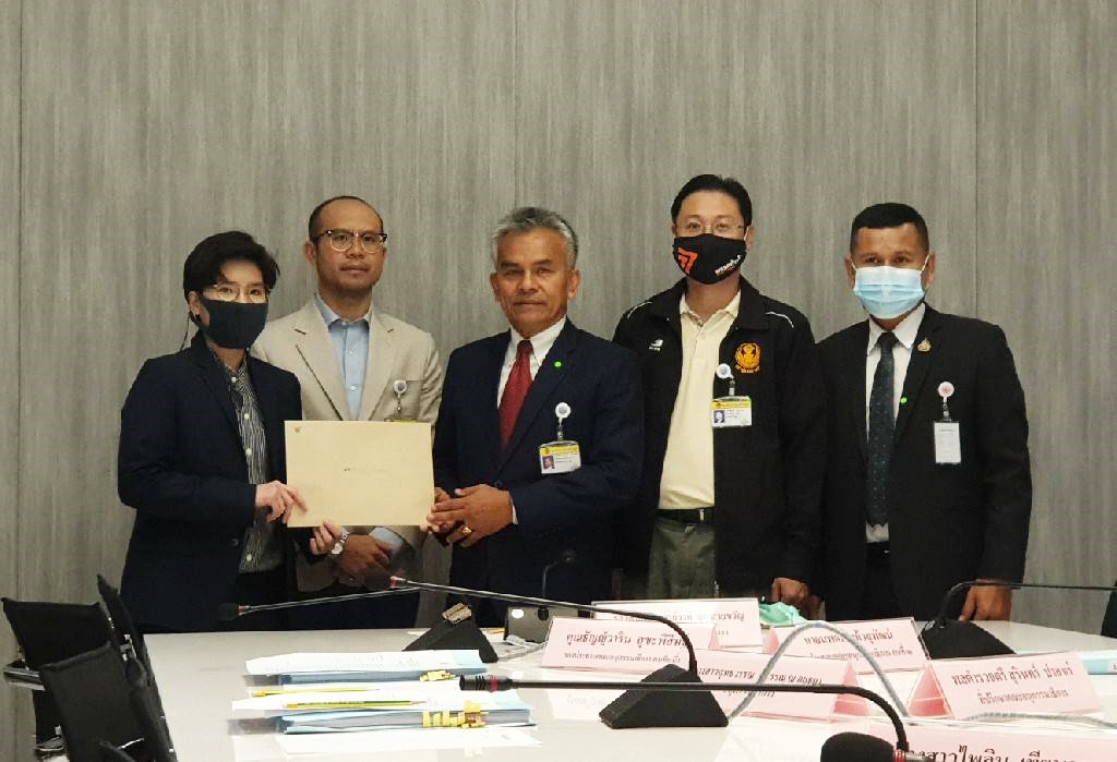 ศิษย์เก่ามช. ร้อง กมธ.ศิลปะ สอบปมคณบดีเก็บงานศิลปะนักศึกษาใส่ถุงดำ ชี้ริดรอนสิทธิเสรีภาพ