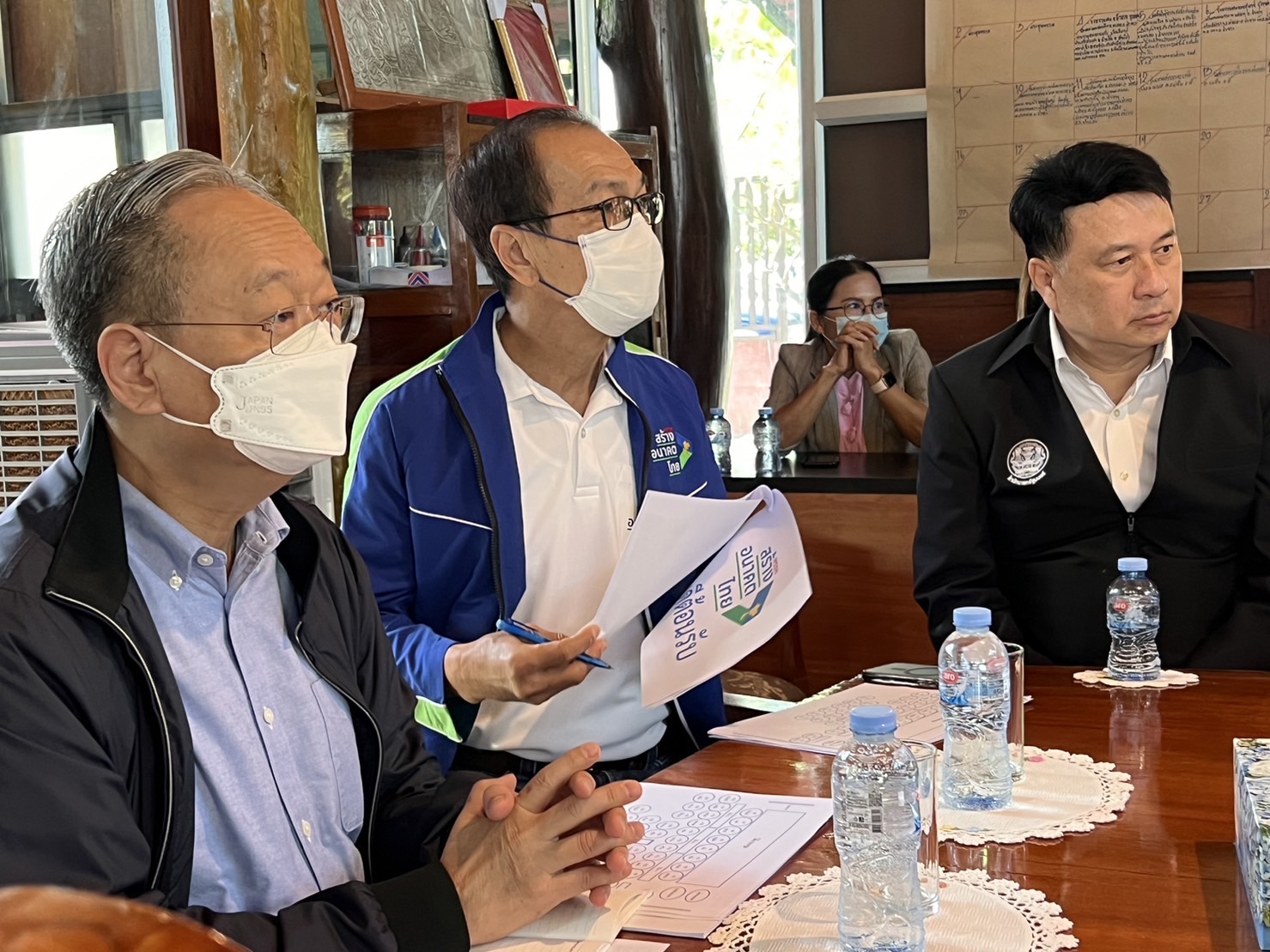 “สนธิรัตน์-วิเชียร”แอ่วเหนือ ล้อมวงคุย อ้อนขอฝาก “พล.ต.ต.กริช” เขต 2 เตรียมช่วยแก้ปัญหาราคาลำไยตกต่ำ