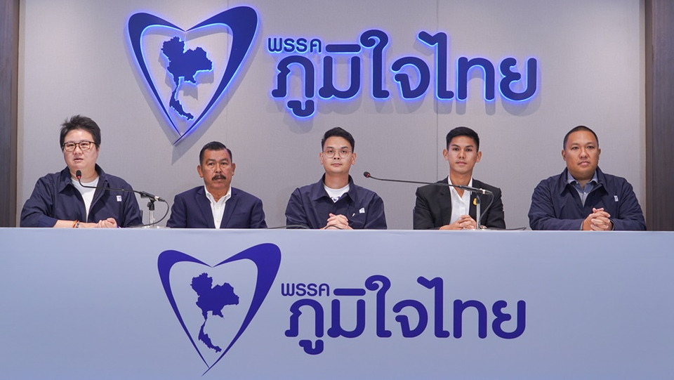 “ไชยชนก” ฟาดนิ่ม! ปัดเขี่ย “กล้าธรรม” พ้นขั้ว ถามกลับ “เนวิน” เกี่ยวอะไร? หลังลือสะพัดอยู่เบื้องหลังดีลตั้งรัฐบาล