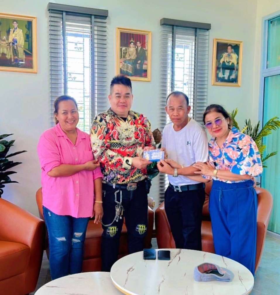 คนดังการเมือง-ตำรวจ แห่ร่วมแสดงความยินดีกับ   "เสี่ยขจร" นักธุรกิจหลักสี่ขึ้นบ้านใหม่ 