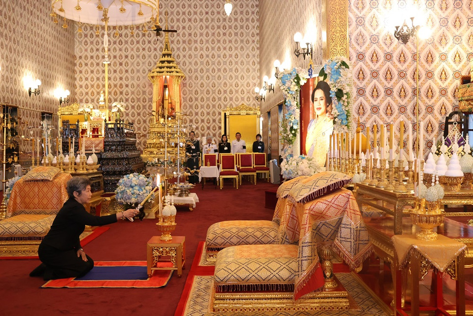 "ท่านหญิงศรีสว่างวงศ์" เป็นประธานบำเพ็ญพระราชกุศลถวายพระบรมศพ "สมเด็จพระบรมราชชนนีพันปีหลวง"