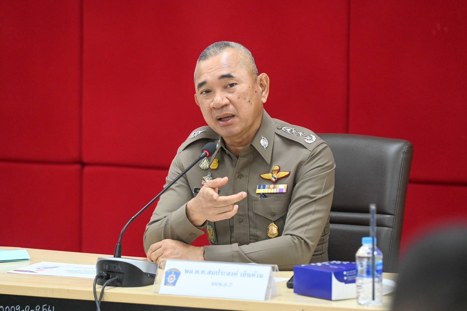 ตำรวจ ภ.2 จัดกำลังพล และอุปกรณ์พร้อมช่วยเหลือประชาชนน้ำท่วม