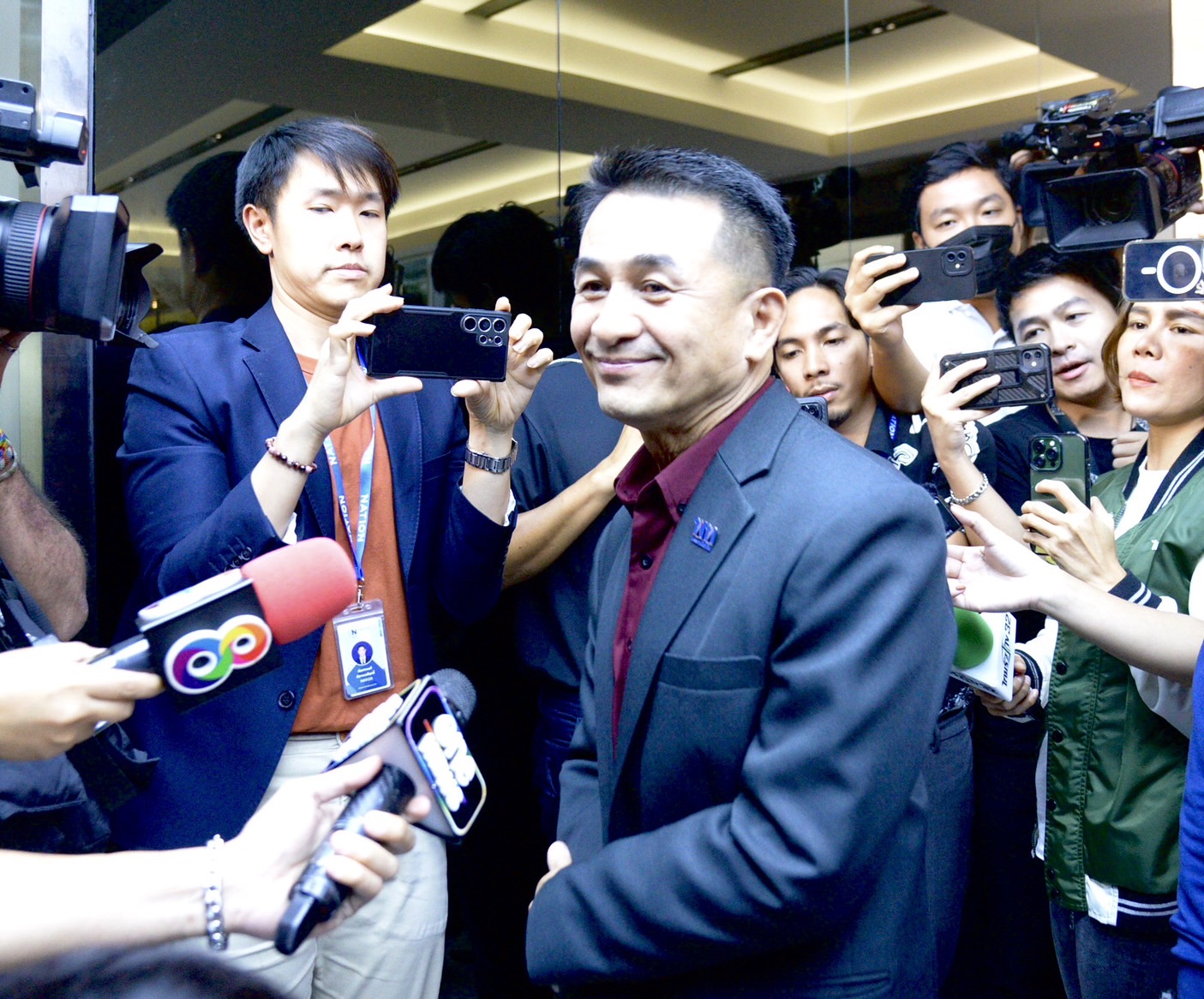 "ชลน่าน" เมินโซเชียลถล่ม "เพื่อไทย"  ชี้เป็นสิทธิเสรีภาพการแสดงออก พรรคส่ง "สุริยะ" ขอเสียงสว.แล้ว