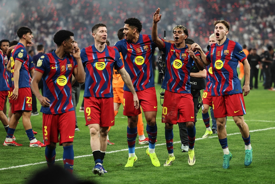 "บาร์เซโลน่า" บุกดับ "ราซิ่ง" 2-0 ลิ่วเข้ารอบ 8 ทีม โกปา เดล เรย์