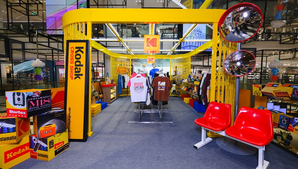 สยามดิสคัฟเวอรี่ ชวนค้นพบความทรงจำ ครั้งแรกกับ “KODAK CROSS SHOP POP-UP STORE”  ถ่ายทอดตำนาน Kodak ผ่านแฟชั่นไลฟ์สไตล์