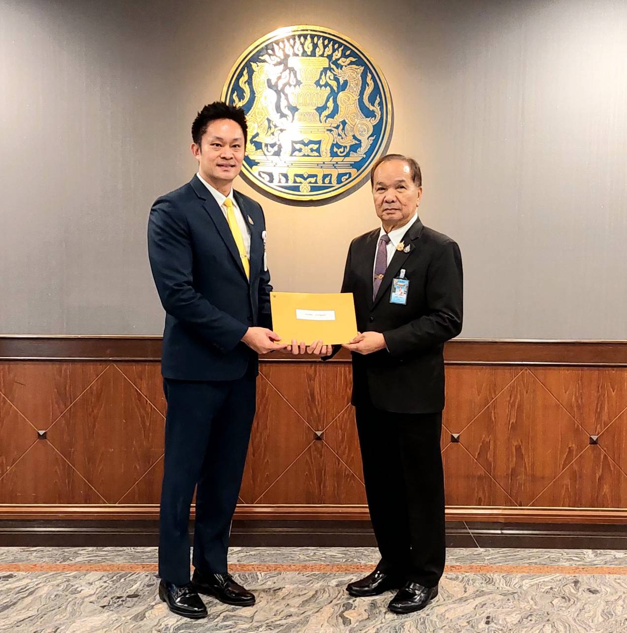 ยื่นแล้ว! “วิปวุฒิ” ยื่นนส.ให้รัฐบาลเปิดประชุมร่วมรัฐสภา ถกปัญหาข้อพิพาทเขตแดนไทย-กัมพูชา