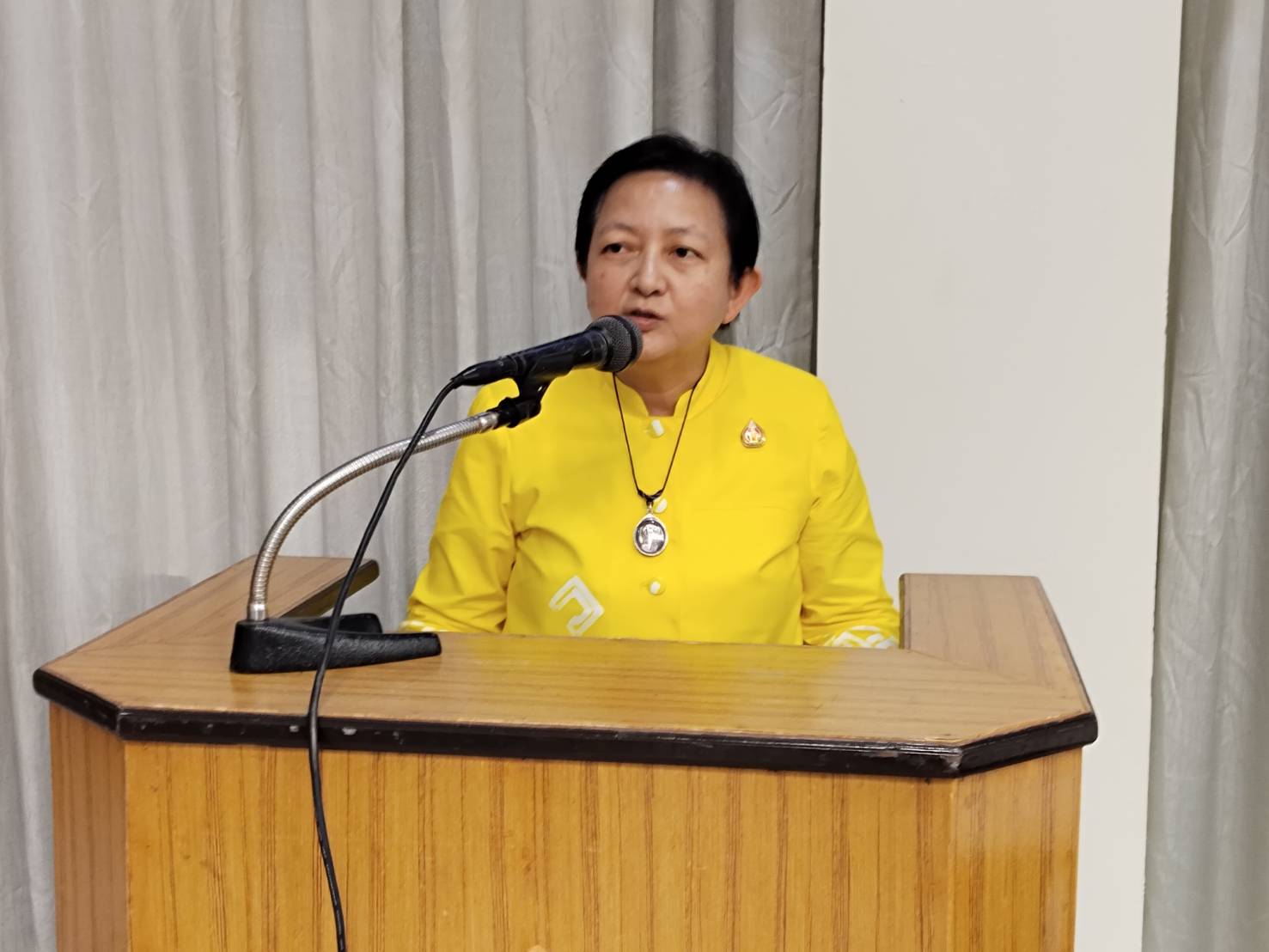 พมจ.ชัยนาทมอบประกาศเกียรติคุณสตรีไทยดีเด่นและผู้นำสตรีดีเด่นในจังหวัด 