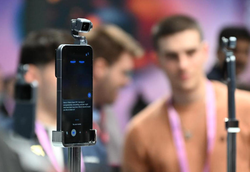เปิดตัวสมาร์ตโฟนหุ่นยนต์รายแรกใน MWC 2026 สะท้อนภาพ AI Agent จีนเร่งประยุกต์ใช้ฮาร์ดแวร์อัจฉริยะในชีวิตประจำวันบุกตลาดโลก