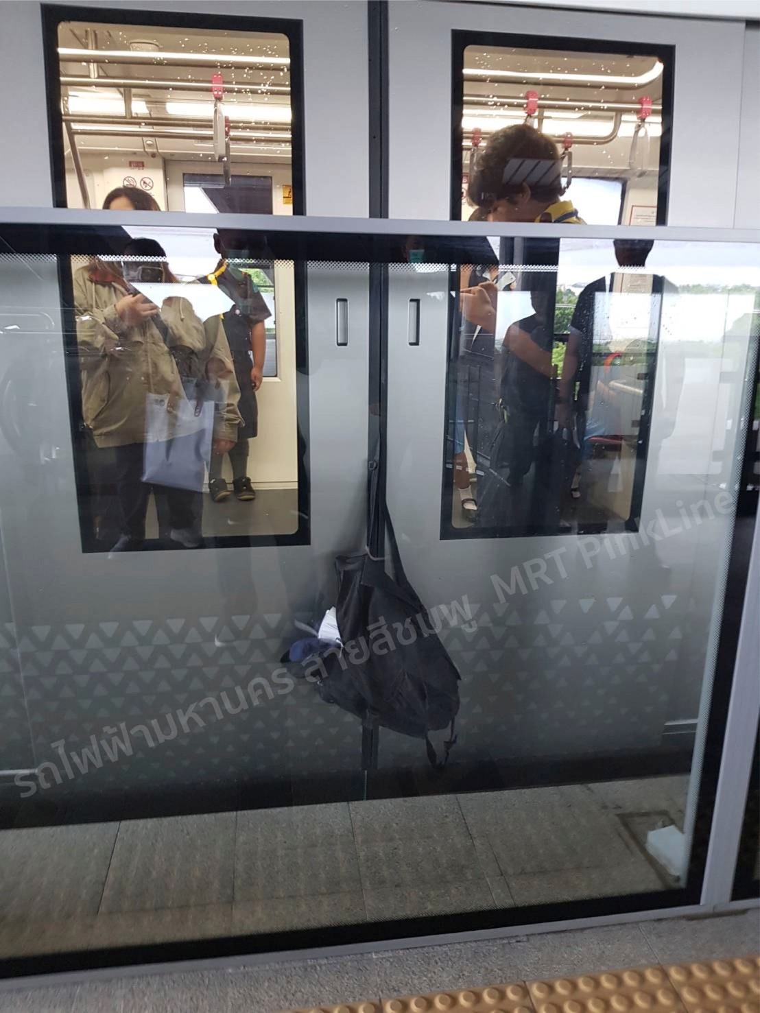 “สุริยะ” เอาจริง! สั่ง รฟม.แจ้ง NBM จ่อเอาผิดขึ้นสูงสุด เหตุประตูรถไฟฟ้าสายสีชมพูเปิดกลางทาง