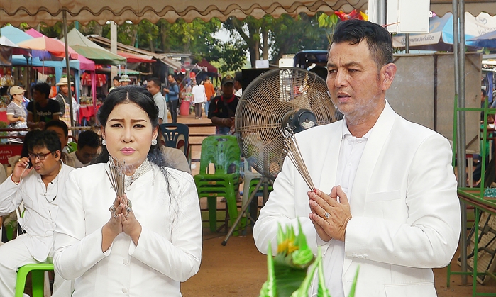 “ฮ.นกเอี้ยงตาโต”ร่วมพิธีประวัติศาสตร์โลก..	นำทีมดาราบวงสรวงเหรียญเจ้าปู่ศรีสุทโธ