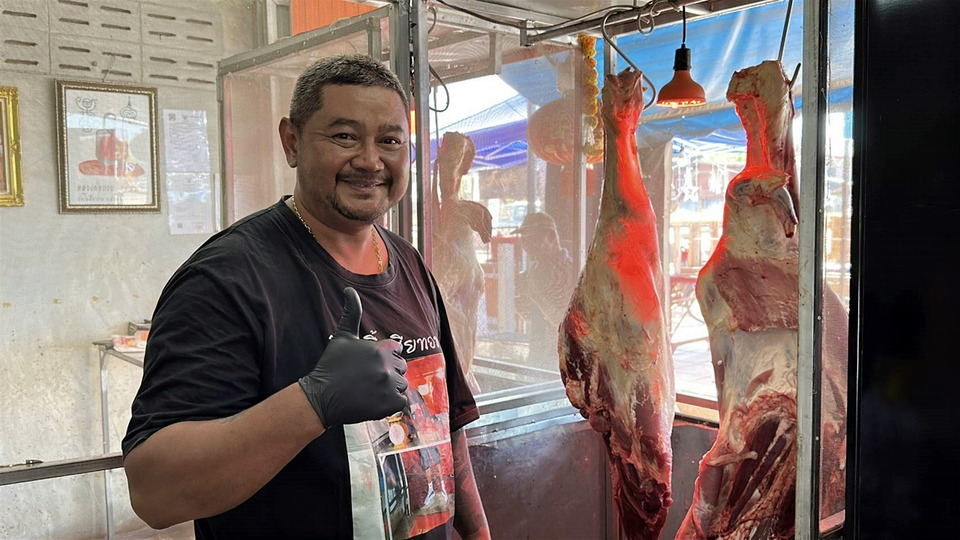 “เฮียทอช” จากคนเลี้ยงวัว สู่เจ้าของร้านแจ่วฮ้อนสูตรโบราณ