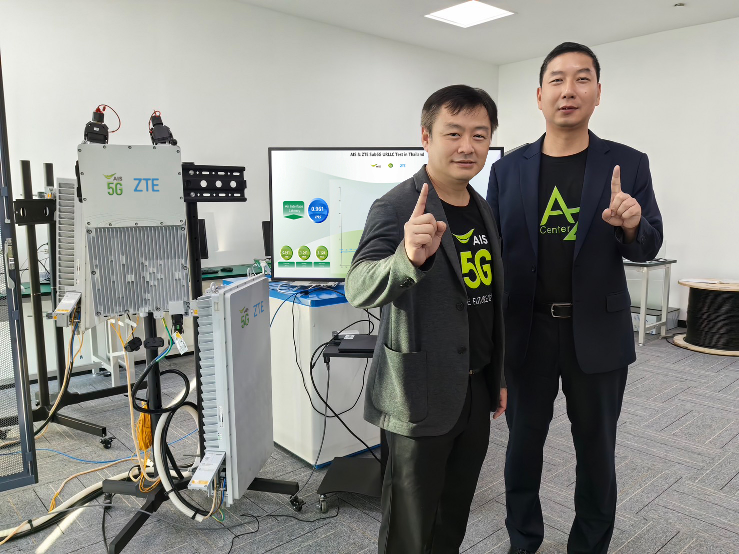 AIS-ZTE ทดสอบ URLLC โชว์ความหน่วงต่ำ 1 มิลลิวินาทีบนเครือข่าย 5G คลื่น 2.6 GHz รายแรกในไทย เตรียมตอบโจทย์คลาวด์เกมมิ่ง-Smart Industry