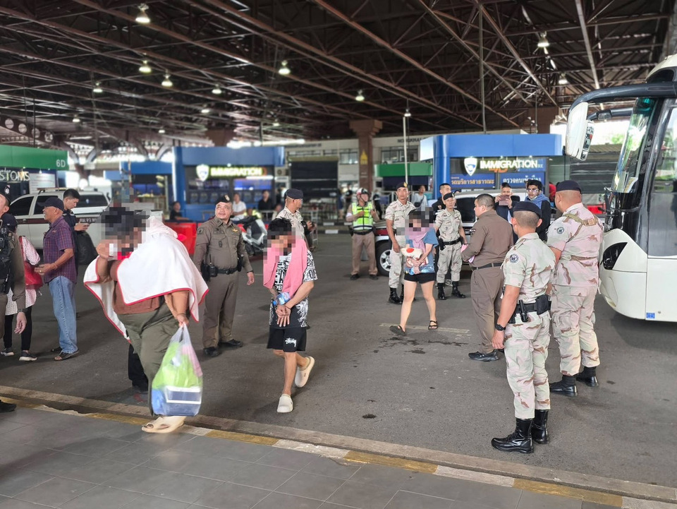 "ลาว" ส่งกลับ "42 คนไทย" ถูกจับทำงานเว็บพนันข้ามแดน รับเป็นแอดมินเงินเดือน 1.5 หมื่น