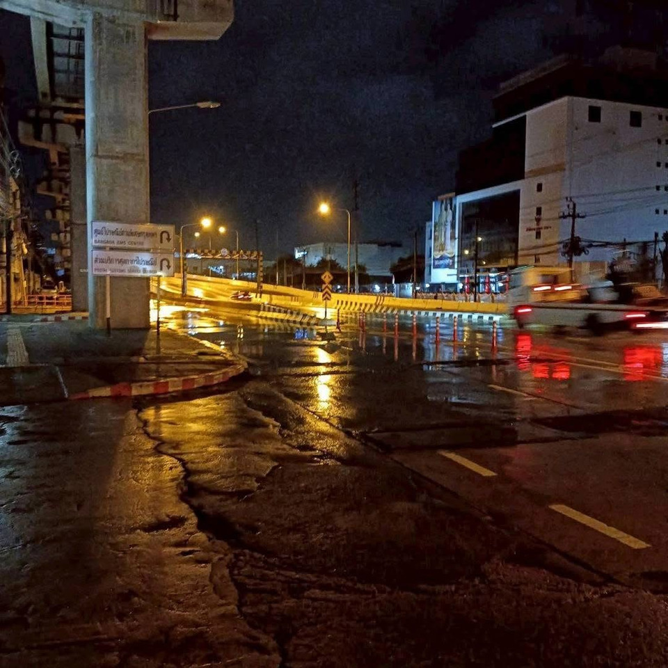 ฝนถล่มกรุงเทพฯ ตลอดคืน หลักสี่สูงสุด 117 มม. สรุปสถานการณ์น้ำท่วม 05.00 น. จุดเร่งระบาย-ภาวะปกติ