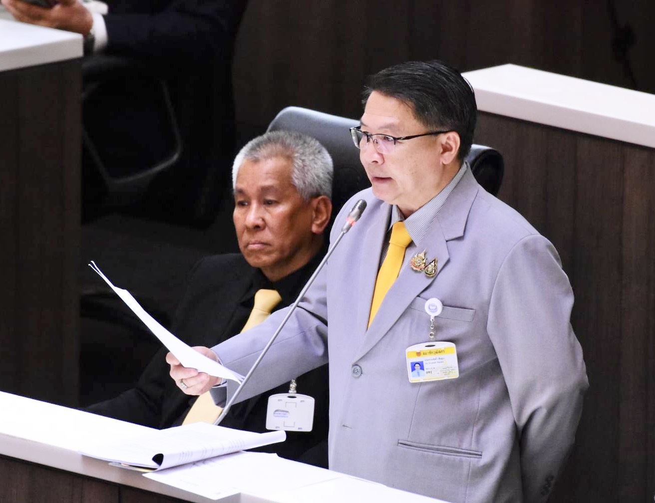 “รัฐสภา” ถกญัตติส่งศาลรธน.ตีความอำนาจรัฐสภาแก้รธน.แล้ว “หมอเปรม” ชี้อย่าผูกแก้รธน.กับเลือกตั้ง ชี้รัฐบาลอาจอยู่ไม่ครบเทอม 