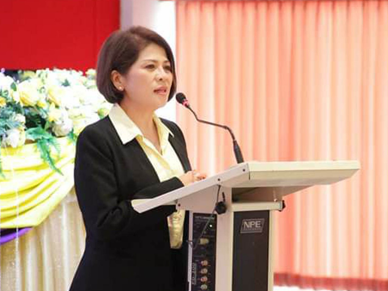 เทศบาลเมืองเขาสามยอด อบรมให้ความรู้เรื่อง โคโรนา 2019 (COVID-19) และหน้ากากอนามัยให้ แก่ประชาชน