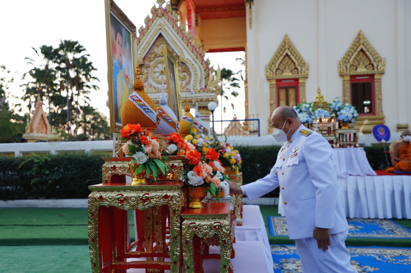 บุรีรัมย์ทำบุญตักบาตรพระสงฆ์บรรพชาอุปสมบท 99 รูปถวายพระพร'พระองค์ภา'