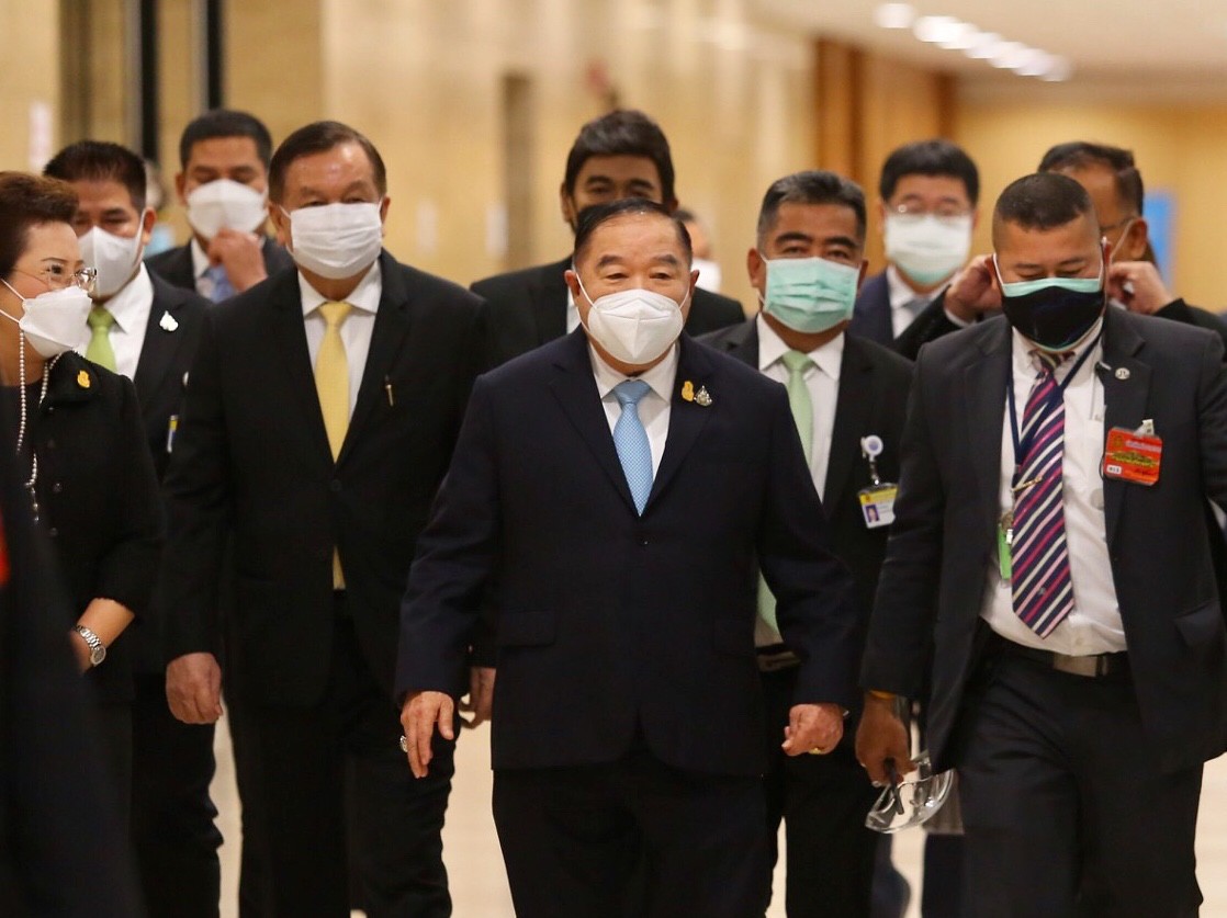 อินไซต์ที่ประชุม ! พปชร.ตะเพิด “ธรรมนัส-20ส.ส.” ถกเครียด “บิ๊กป้อม”ลั่น “มันจะออก ก็ออกไป พรรคจะได้สงบ”