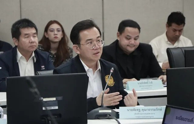 "รฟท." สั่งฟันวินัยร้ายแรงคนขับรถไฟเสพยา ไม่มีใบอนุญาต หลังชนรถเมล์ดับ 8 เจ็บ 30 ราย