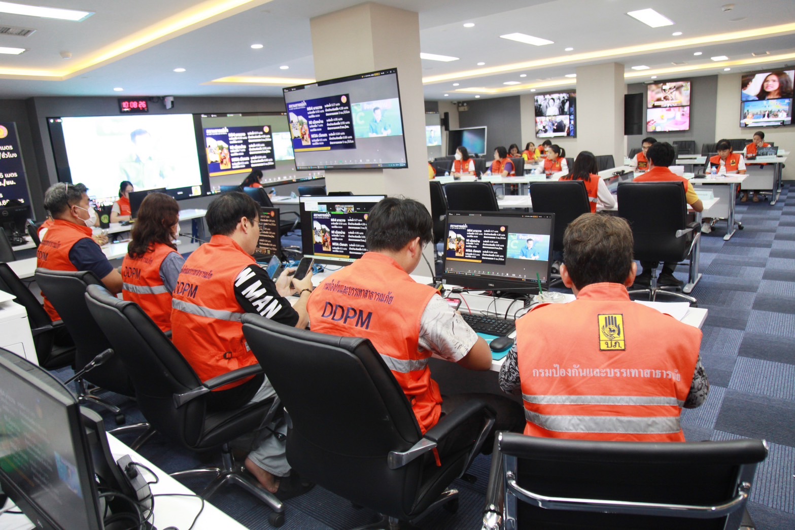 ปภ. ติดตามสถานการณ์อุทกภัยและดินถล่มต่อเนื่อง เน้นย้ำจังหวัดประสบภัยเร่งช่วยเหลือประชาชน 