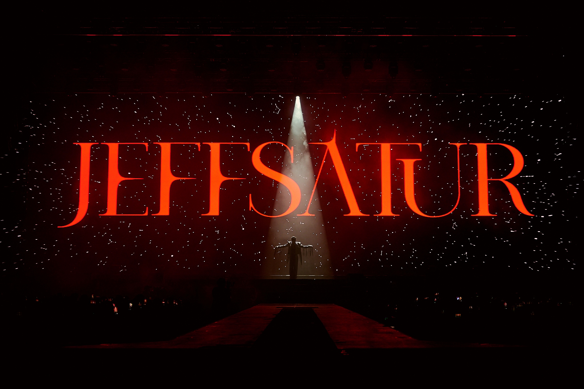 เซอร์ไพรส์สุด! “เจฟ ซาเตอร์” ทุ่มสุดตัว จัดเต็ม ครบทุกมิติ ใน “est Cola Presents Jeff Satur: Space Shuttle No.8 Asia Tour in Bangkok”