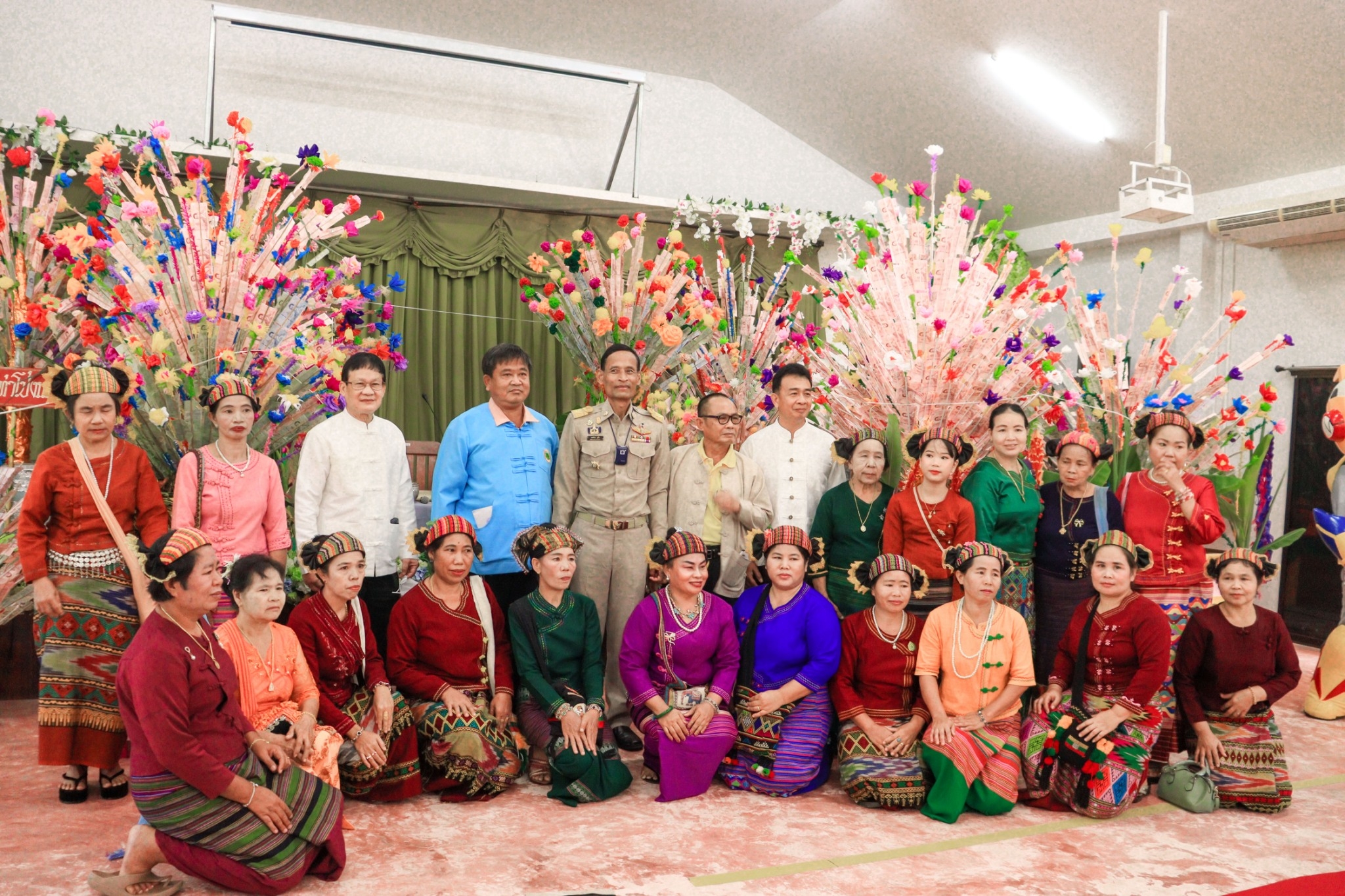 ชาวตำบลผาบ่องระดมทุนกว่า 4 แสนบาทซื้อที่ดินบริจาคให้รพ.ศรีสังวาลย์