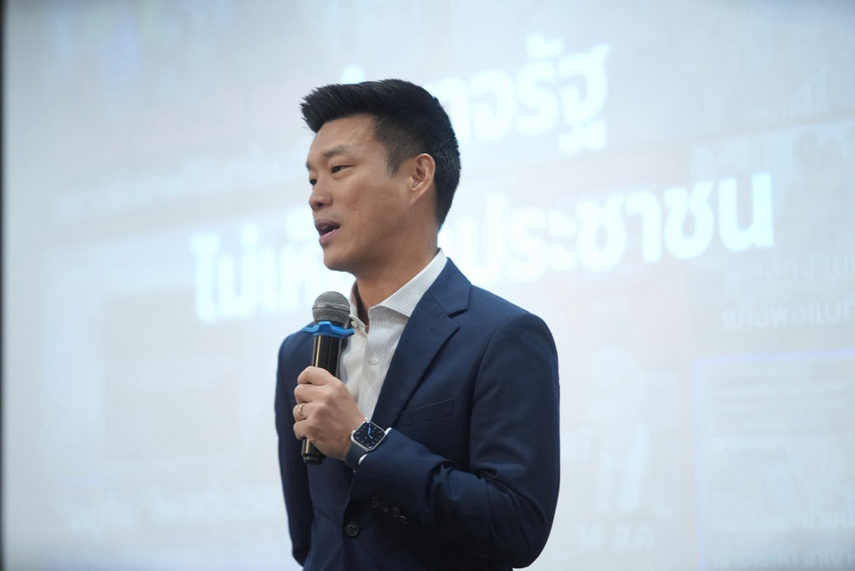 “ณัฐพงษ์” เปิดเวทีผู้นำฝ่ายค้านพบประชาชน ซัดการเมืองไทยไม่เห็นหัวปชช. ชี้กลไกถ่วงดุลไร้ประสิทธิภาพ-องค์กรอิสระยังไม่อิสระจริง