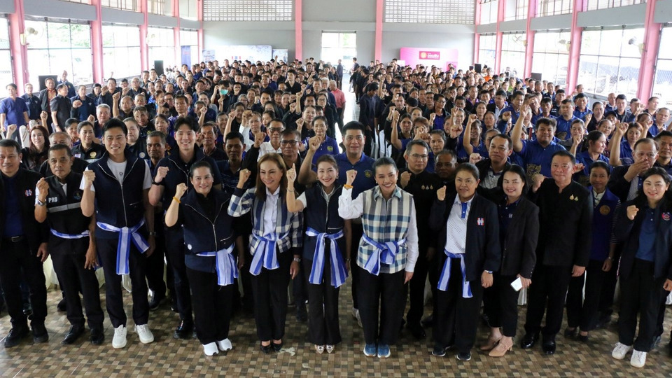 “สุขสมรวย” บุกกาฬสินธุ์ แจก 3 ข่าวดีกองทุนหมู่บ้าน เพิ่มทุน-ลดดอกเบี้ย หนุนเศรษฐกิจฐานราก