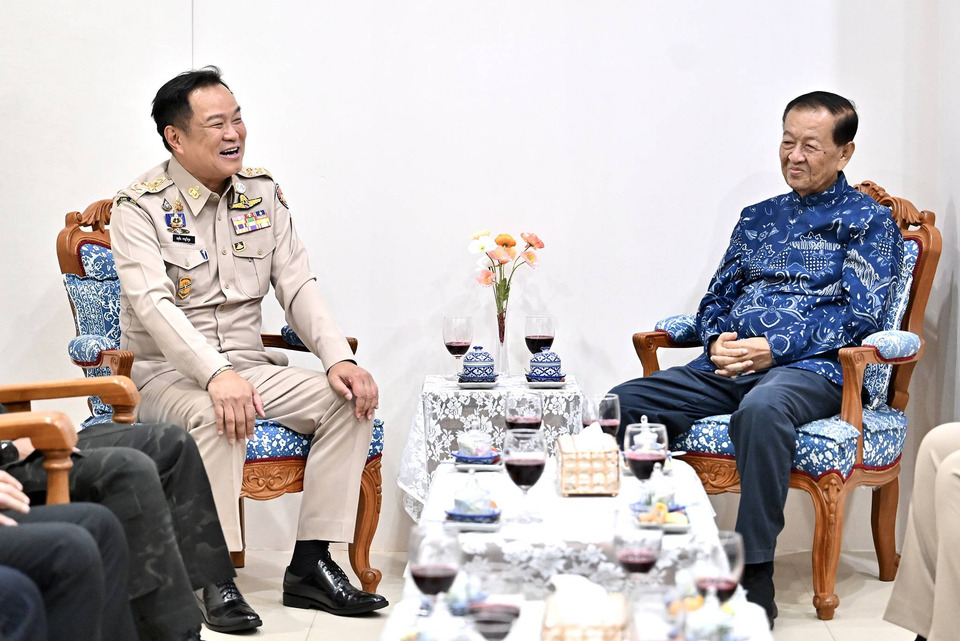 "นายกฯ" ควง “วันนอร์-บิ๊กเกรียง” มอบนโยบาย ศอ.บต. ลั่นปล่อยเหตุการณ์อยู่แบบนี้ไม่ได้ ย้ำมาช่วยทำงาน ไม่ฟื้นฝอยหาตะเข็บ