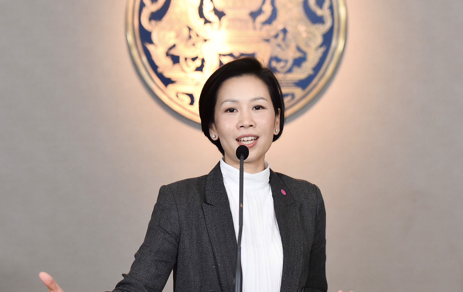 "รัชดา" เผย "รัฐบาล" พร้อมดูแลกลุ่มเปราะบาง ขณะที่ "พม." เข้าเป็นพี่เลี้ยงลงทะเบียน "เราชนะ"