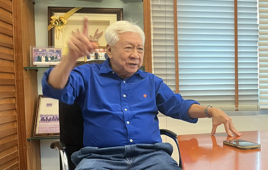 "พิเชษฐ" เตือนสติการเมืองไทย! หยุดเกมเตะถ่วงประชามติ-ซื้อตัว สส. บี้รื้อระบบการเงินเอื้อทุนใหญ่