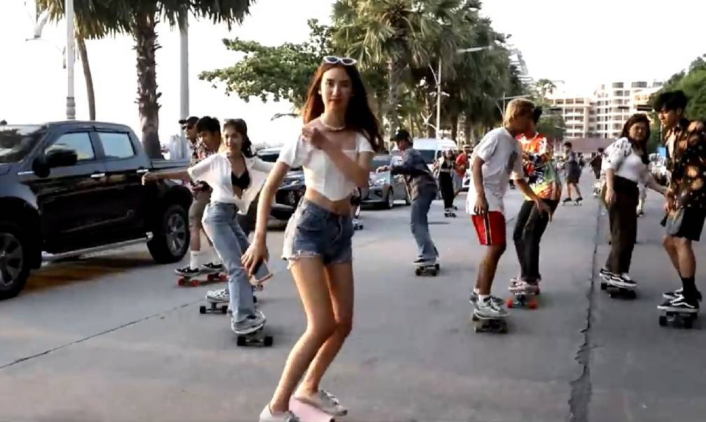 เปิดแข่ง Surf Skate เต็มถนนชายหาดพัทยา กระตุ้นการท่องเที่ยว