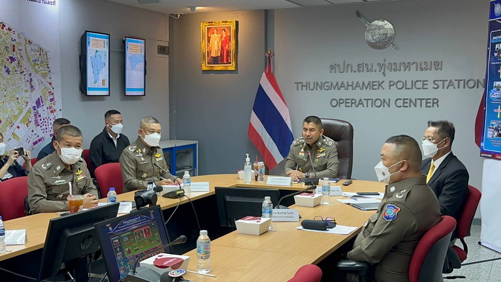 จับแล้ว! "ตร.-ทหาร-ดีเอสไอ" 16 ราย รับทำวีซ่าปลอมให้นายทุนจีนสีเทา  "บิ๊กโจ๊ก"ลั่นหลักฐานถึงใครฟันทั้งหมด