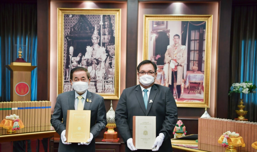 6 ชุดแรกของโลก!! เปิดให้เข้าชมและสักการะพระไตรปิฎก