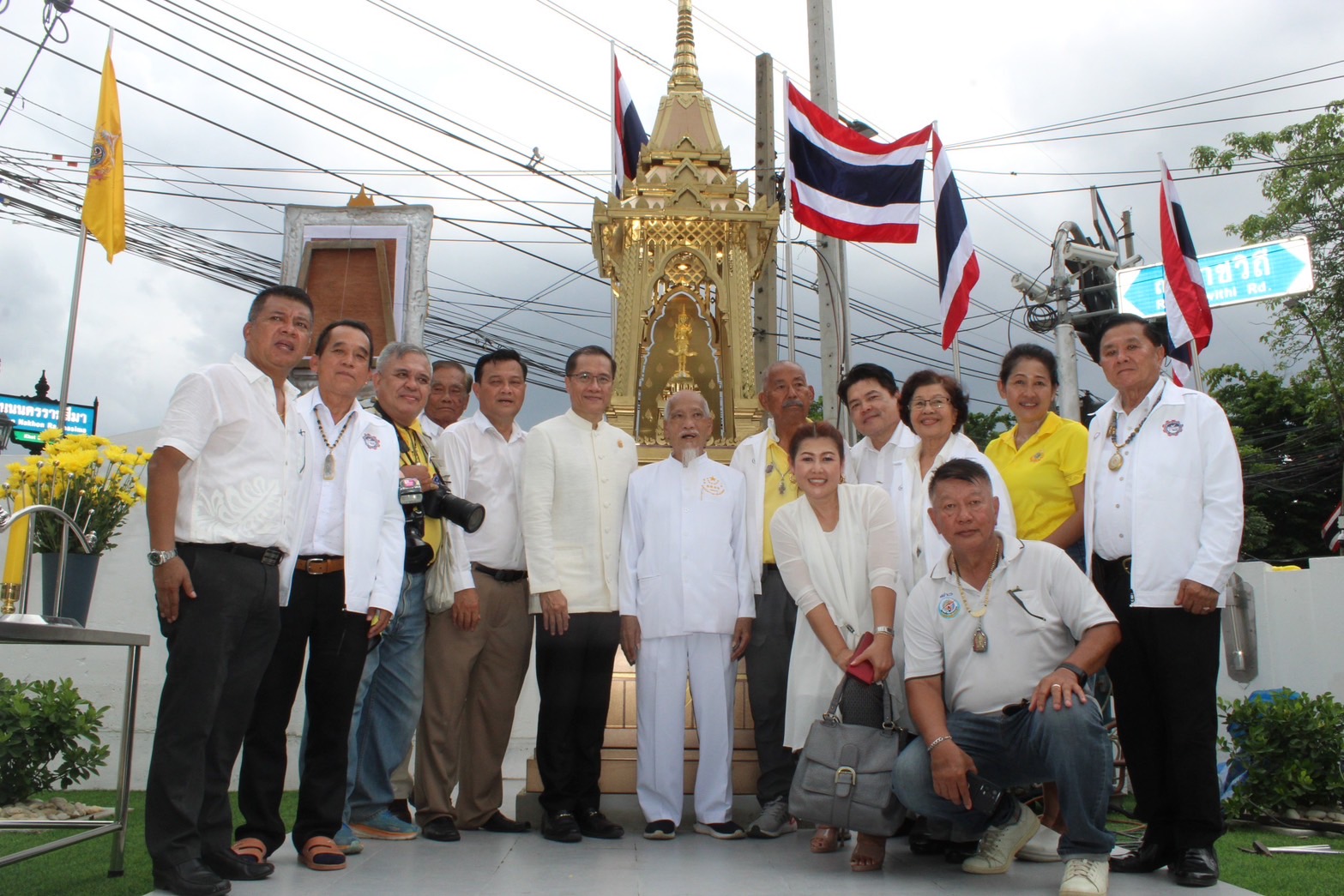 สมาคมหนังสือพิมพ์แห่งประเทศไทยฯ อัญเชิญพระสยามเทวาธิราชขึ้นบนบุษบก