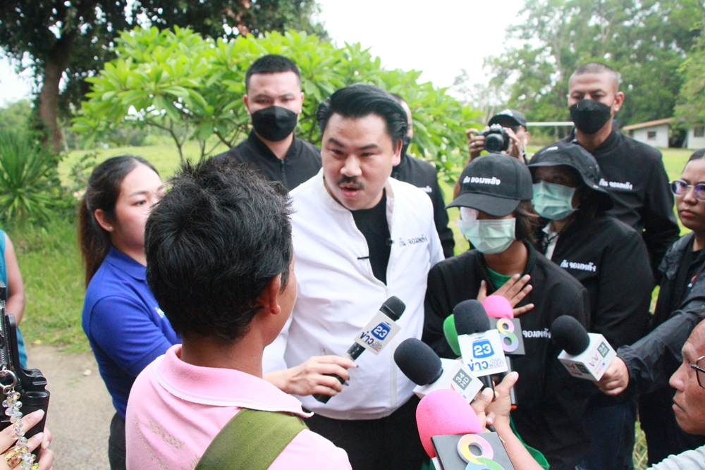 สุรินทร์ "กัน จอมพลัง" บุกตามคดีช่วย ด.ญ.11 ขวบ ชาวเมียนมา ถูกสามียาย ใช้หนังสติ๊กยิงตาบอด