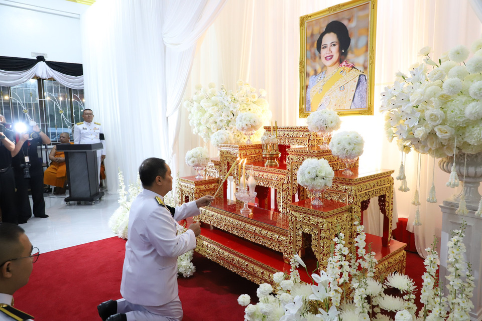ปทุมธานี บำเพ็ญกุศลทักษิณานุประทาน ปัณรสมวาร ถวายเป็นพระราชกุศลแด่พระพันปีหลวง