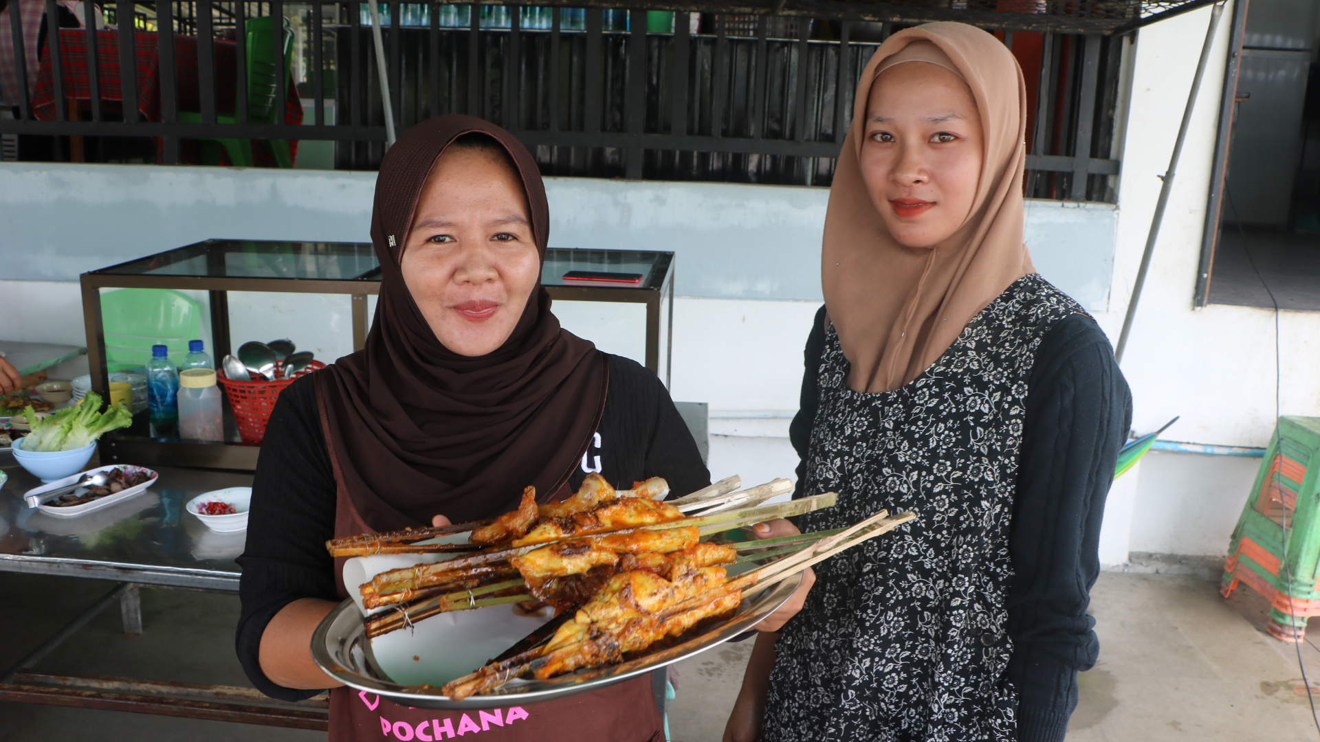 ต้นตำรับอาหารพื้นบ้าน"มัสมั่นแพะ- ไก่และเนื้อ ไก่กอและ"ของแท้หายากสืบทอดนับ 100 ปี ที่นราธิวาส