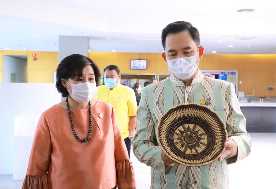 วธ.เร่ง “ศิลปินพื้นบ้าน–ผู้ประกอบการวัฒนธรรม” 13จว.สีแดงเข้ม ขึ้นม.40 รับ 5พันบ.