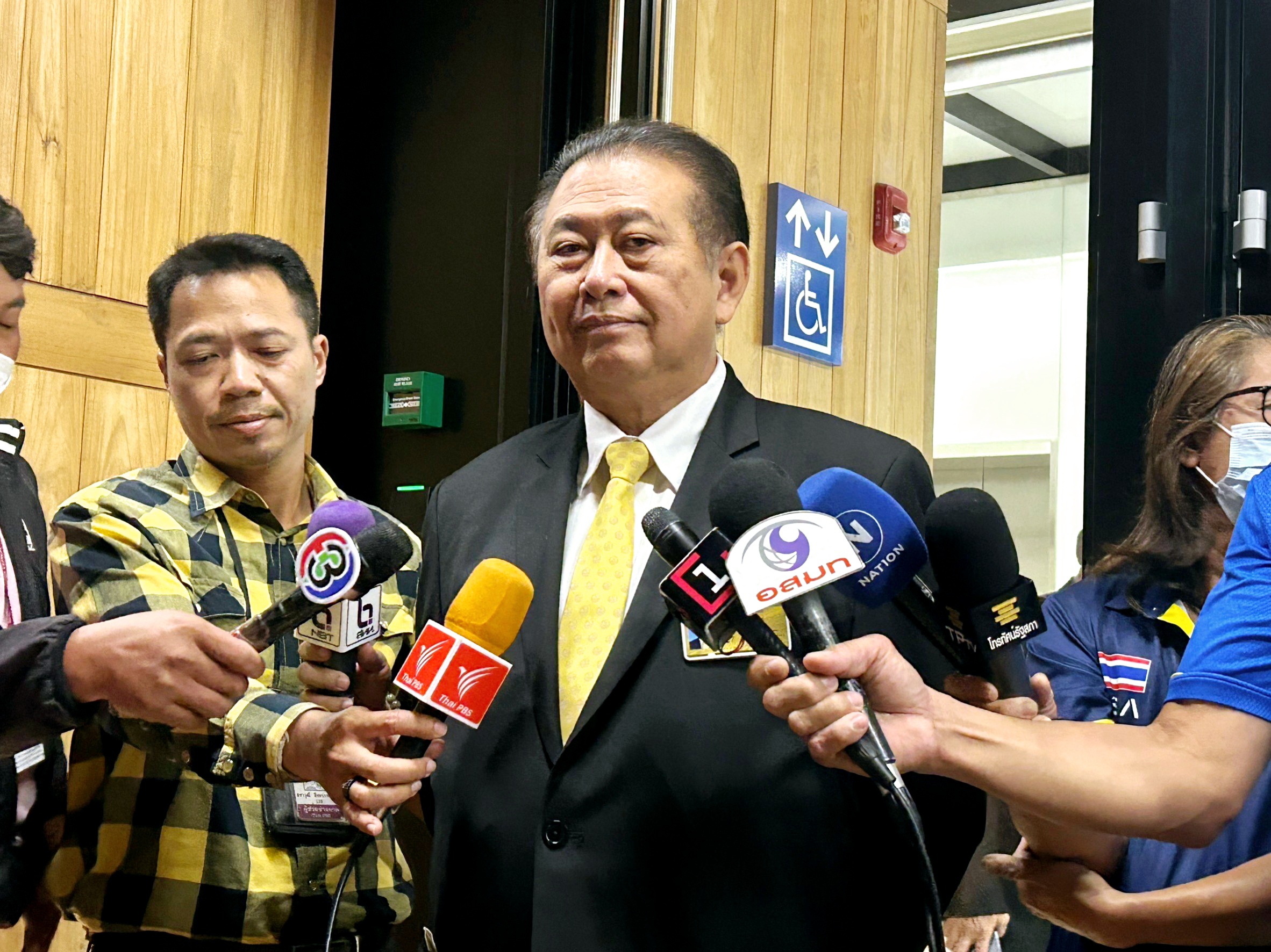 "กมธ.การเมือง" รับเรื่องสอบ “เศรษฐา” ปมเลี่ยงภาษี ยันให้ความเป็นธรรม ชี้ตั้งรบ.ไม่ง่าย-เตรียมเชิญคู่ขัดแย้งหาทางออกม็อบป่วน