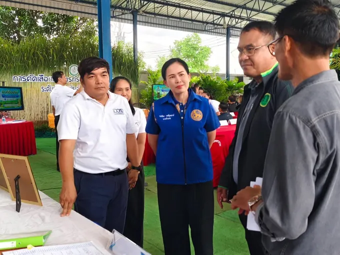 ท่าม่วง กาญจนบุรี รับคณะกรรมการเกษตรกรดีเด่นระดับประเทศ ประเมิน “ไร่ชัยชนะพบโชค” อ้อยต้นแบบ